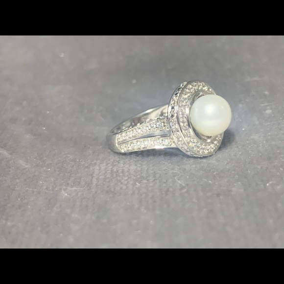 Pearl Ring - Picture 2 of 3